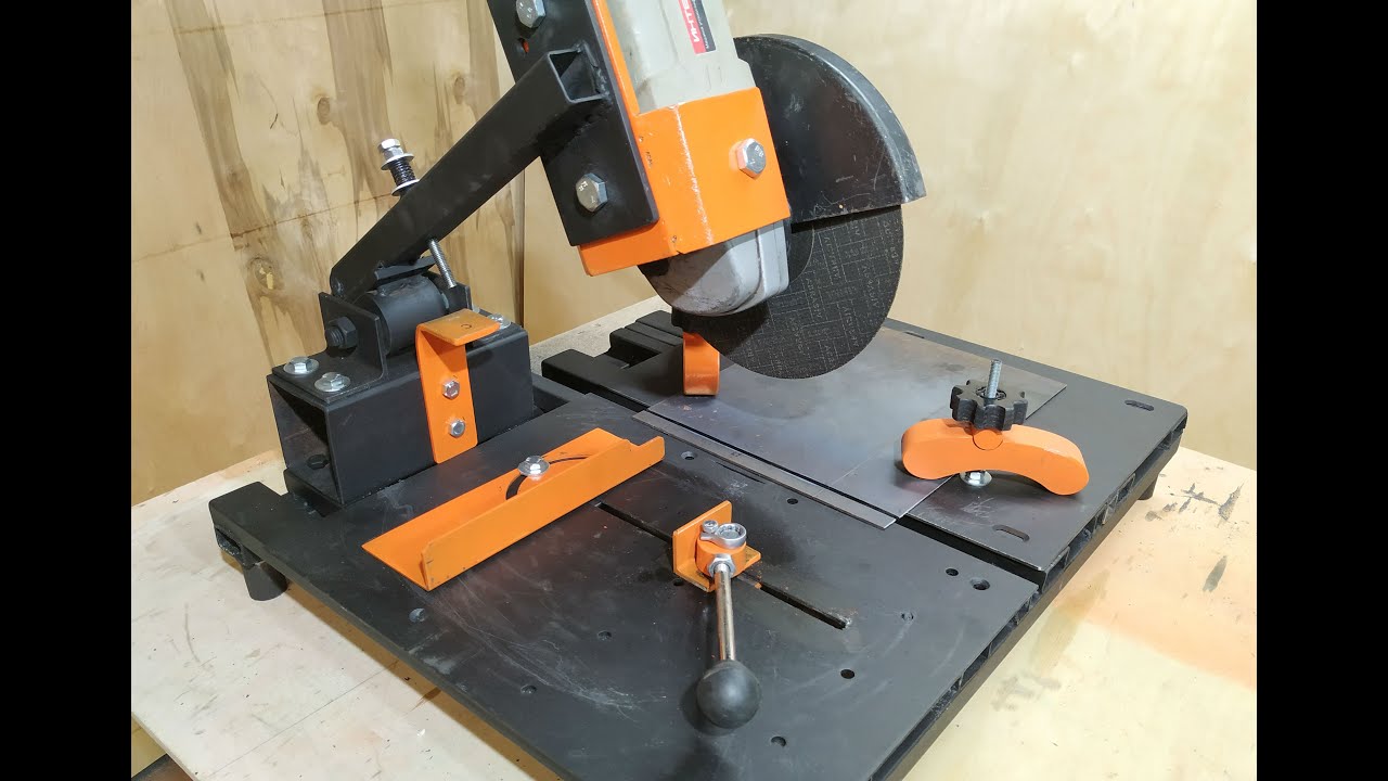 A table for a grinder and some types of clips