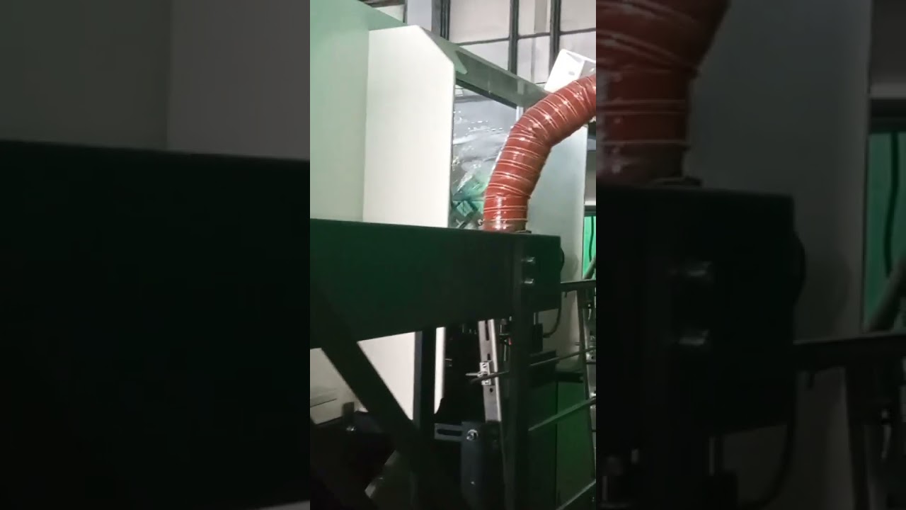 Автомат выдува ПЭТ на 3000 бутылок в час.