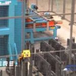 Автоматизированная резка металла гильотиной с помощью роботов Fanuc irobs
