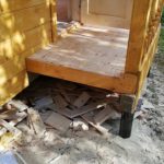 Бытовка дачная 5х3м с крыльцом 1х1м со сборкой на участке