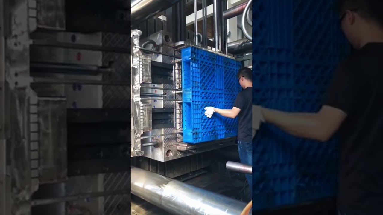 Dangerous work/2500T injection molding machine