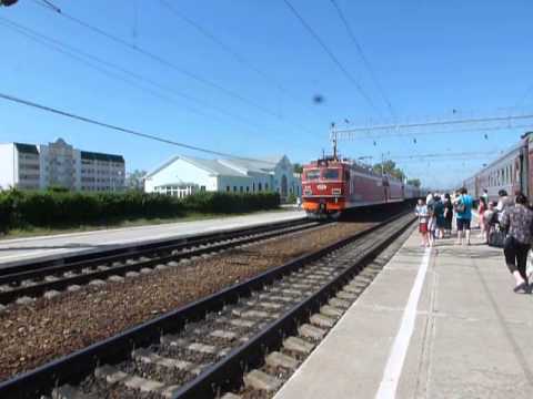 Электровоз ЭП1-348 на ст. Сенная