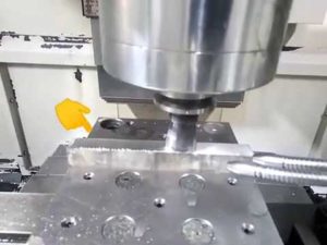 Фрезерный станок FANUC с ЧПУ. Готовое изделие на фрезерном станке. Milling, CNC in operation.