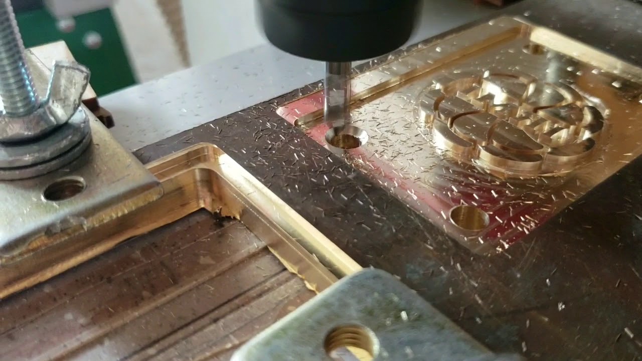 Фрезеровка клише из латуни.