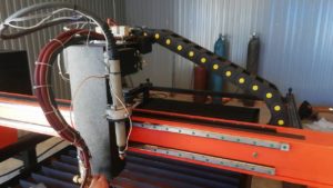 Газовая резка на промышленном станке с ЧПУ HyperCUT 1530, резак Messer (Германия)