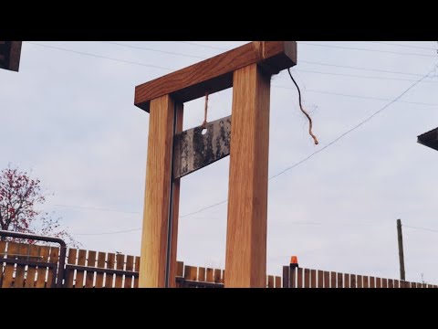 Гильотина своими руками / DIY guillotine