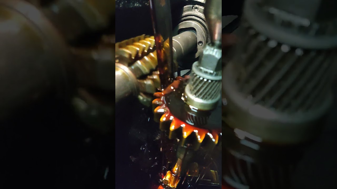 Идёт зубофрезерный процесс #shortsvideo #shortvideo #engineer #sorts #machine #tech #technology #cnc