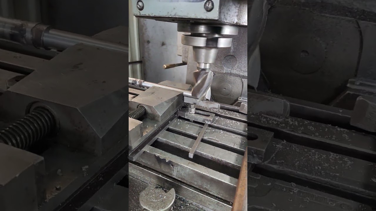 Как работает цилиндрическая фреза #shortvideo #shortsvideo #sorts #engineer #cnc #machine #tech