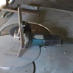 Как вырезать круглое отверстие в металле болгаркой.How to cut a round hole in metal grinder