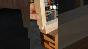 Ласточкины хвосты гнездуются! Это новая работа для мастерской - шкафчик для фрез...