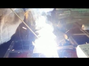 Липнет, тухнет, не зажигается! Пробуем правильно и быстро зажигать электрод.