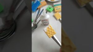 Медовый декор чайной ложки полимерной глиной
