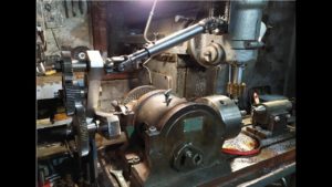 Механический зуборез на базе фрез. станка 679 и УДГ-200. Part-1.(Gear cutter from a milling machine)