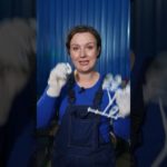 На конвейере цеха литья пластика