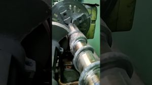 Необычное использование токарного станка / Unusual use of a lathe #shorts