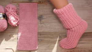 Носки для новичков на двух спицах ? Knitting easy socks on two needles (tutorial for BEGINNER)