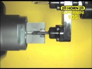 Обработка мелкоразмерных отверстий инструментом типа 105 от Horn
