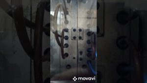 ПРИНЦИП РАБОТЫ ПРЕСФОРМЫ ДЛЯ ЛИТЬЯ ПЛАСТМАССЫ #Shorts