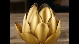 Подсвечники из пластиковых ложек