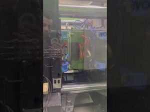 Пресс форма для изготовления колпачков, литьем под давлением на термопластавтомате.