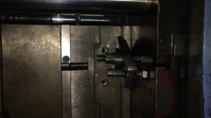 Пресс форма для литья пластиковых изделий под давлением 2423