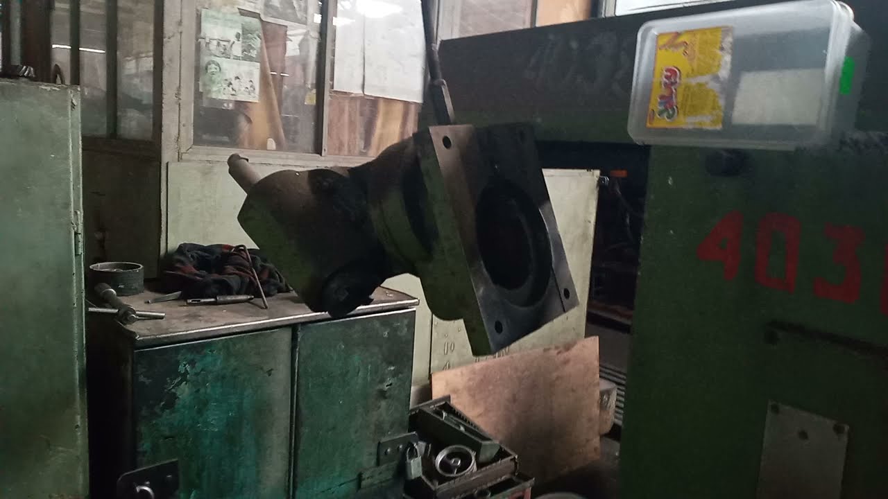 Продам широкоуниверсальный фрезерный станок FWF-32 (Poland)1250х315,тел.+380976109661 Роман,г.Львов