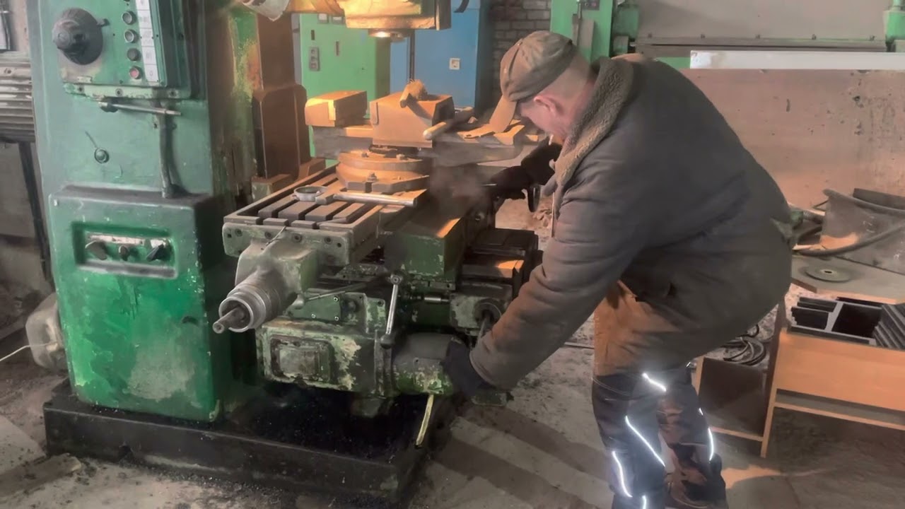 Продажа вертикально фрезерный станок 6Р12