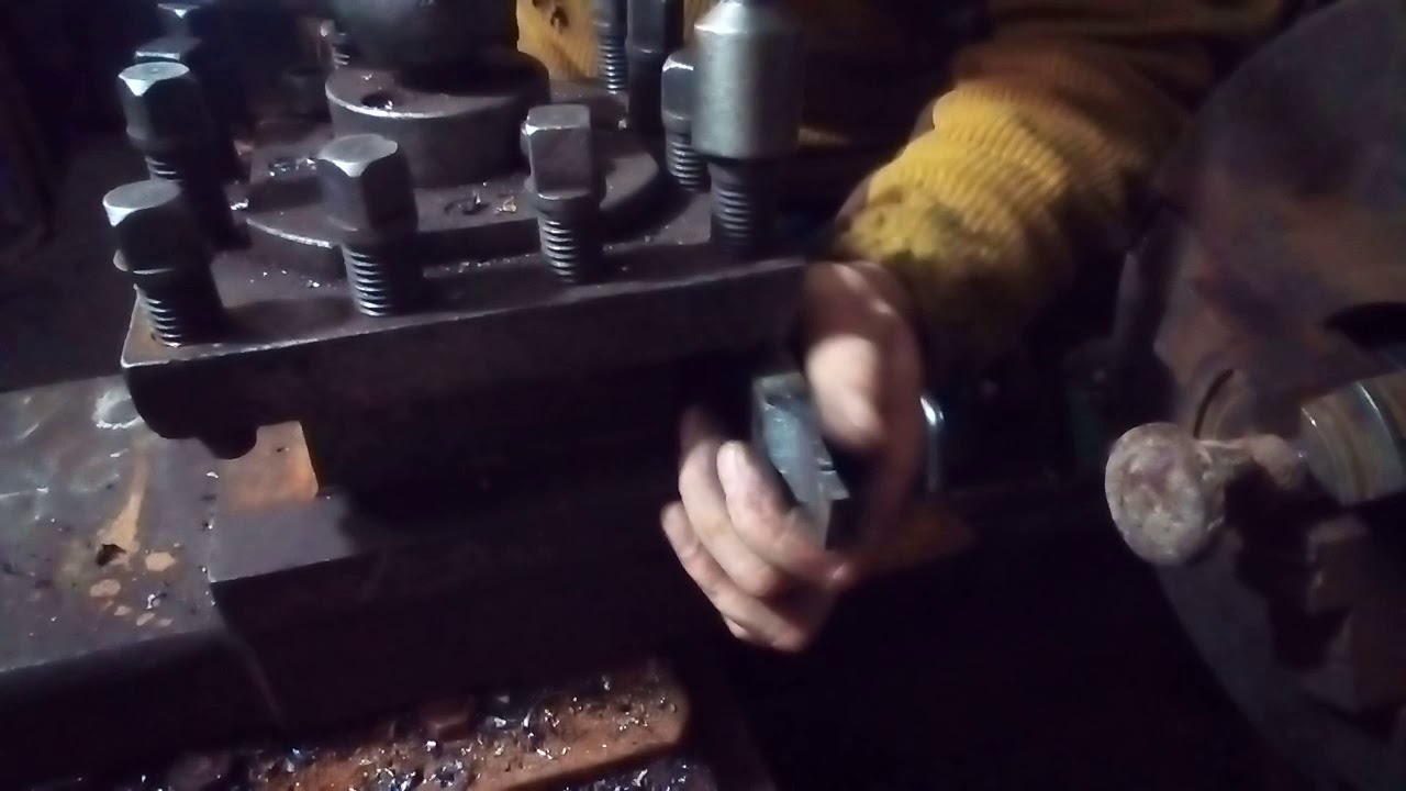 Просто точим ржавий болт