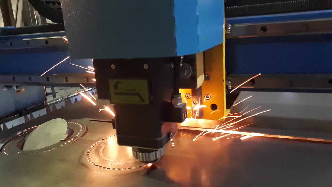 Работа станка лазерной резки