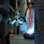 Работа сварочной ячейки UR x LORCH на производстве #shorts