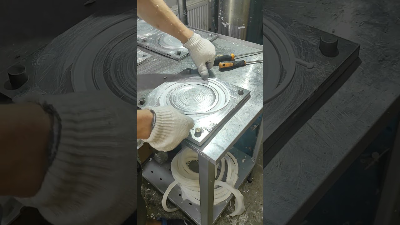 Разбор пресс-формы #производство #machine #silicone #пищевойсиликон #силикон #самогонныйаппарат
