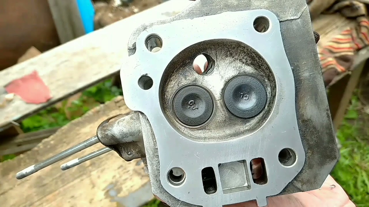 Шлифовка ГБЦ двигателя мотоблока на стекло-бетонном шлифовальнике