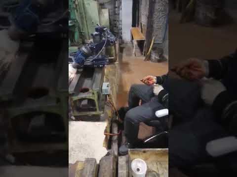 Шлифовка станины токарного станка.