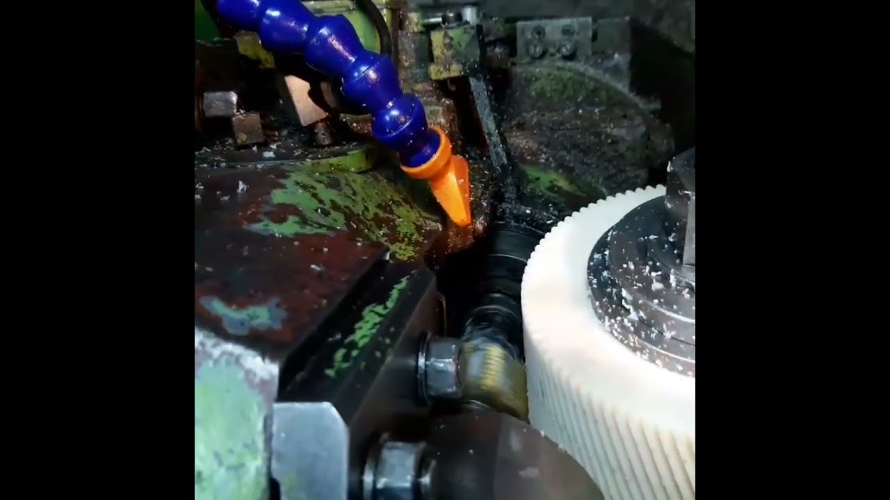 Серёзная зубофрезерная работа#shortvideo #sorts #shortsvideo #shorts #short #engineer #cnc #токарь