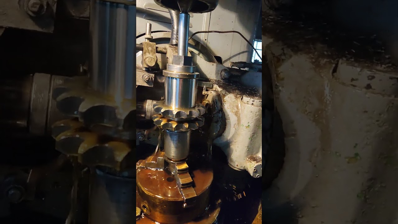 Серёзный зубофрезерный процесс #shortvideo #cnc #sorts #engineer #lathe #engineering #sort #turner
