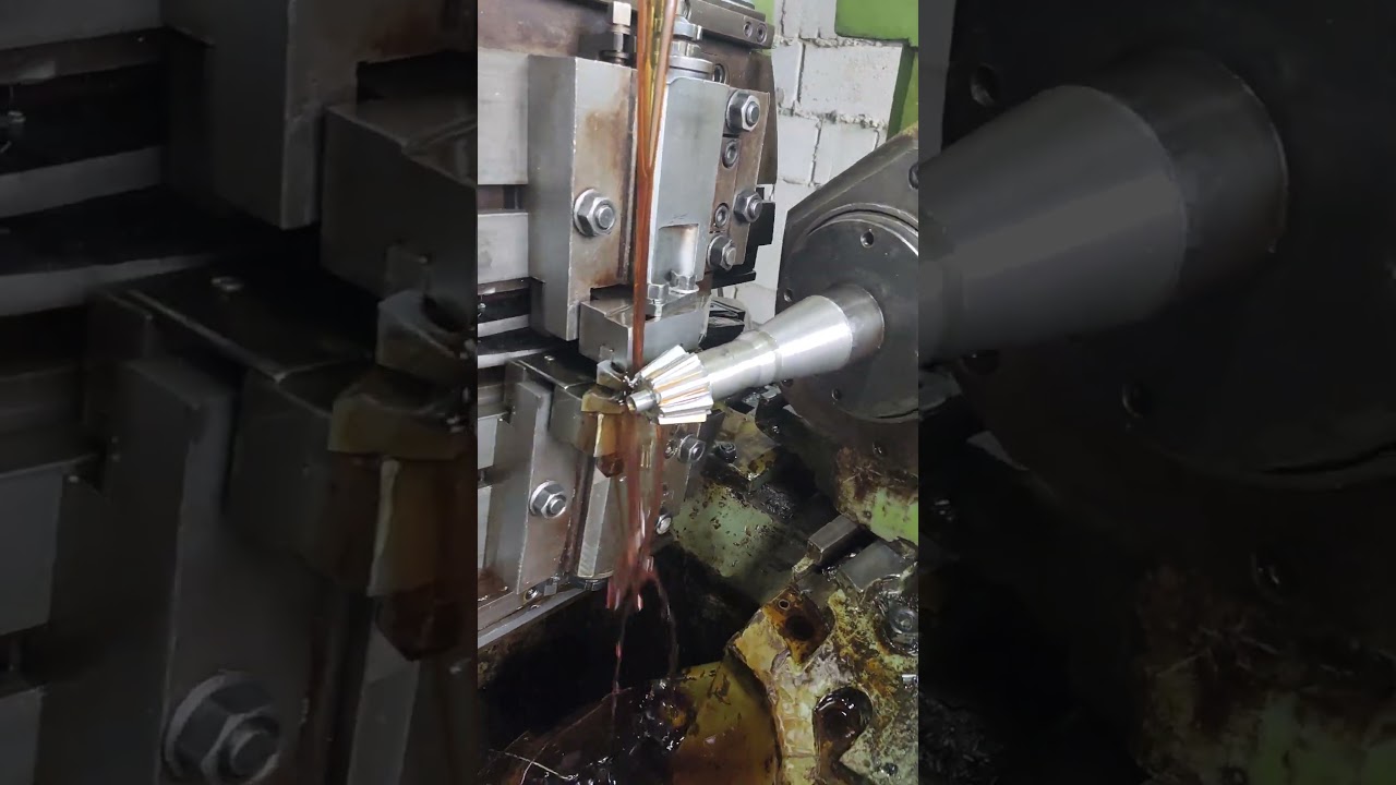 Серёзный зубострогальный процесс #tech #shortvideo #machine #shortsvideo #sorts #engineer # #metal