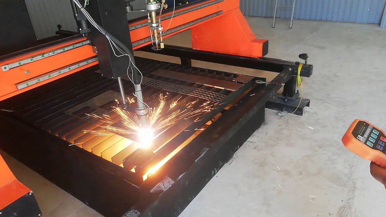 Станок плазменной резки с ЧПУ HyperCUT - управление с беспроводного пульта