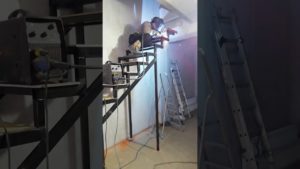 Сварка лестницы с временными ступенями