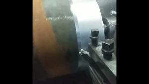 Токарна обробка металу: обробка зовнішніх циліндричних поверхонь