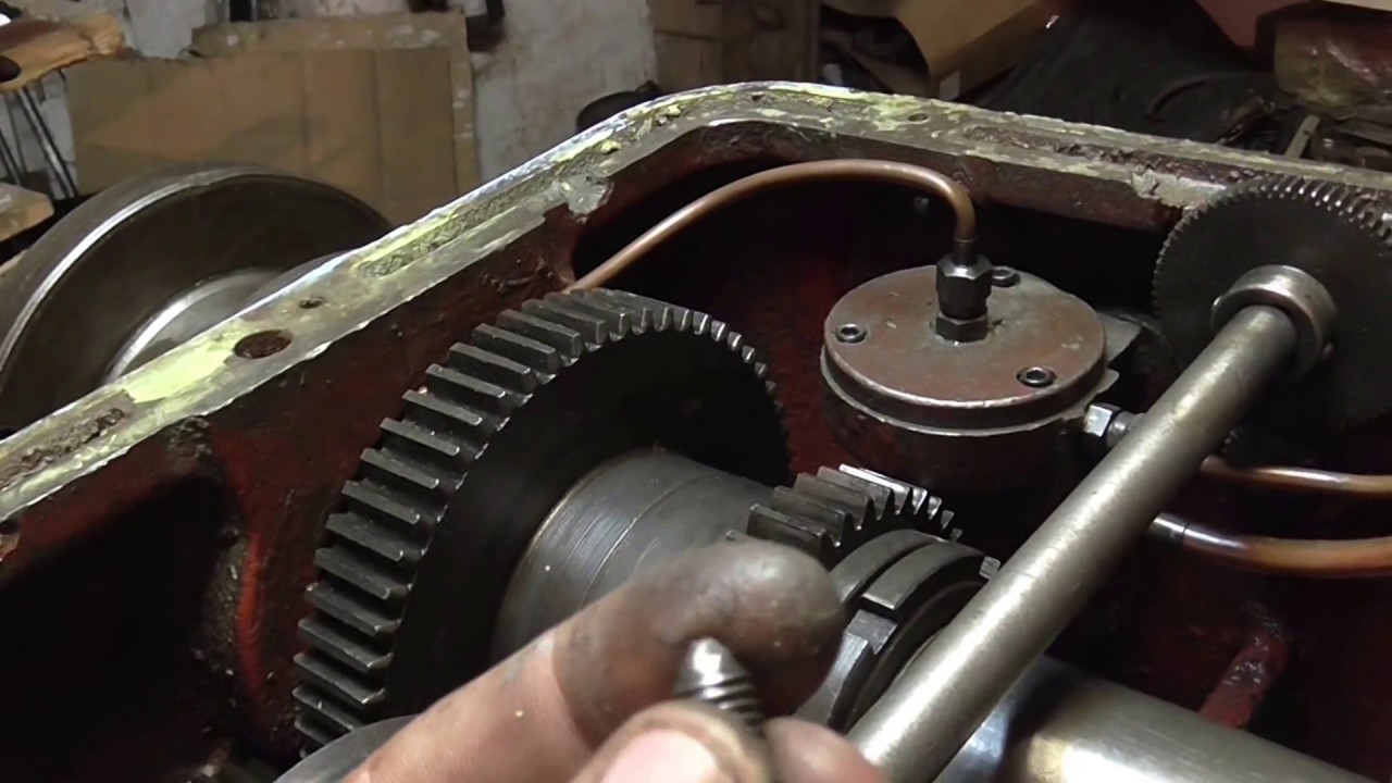 Токарный станок (1Б61) (Turning machine)