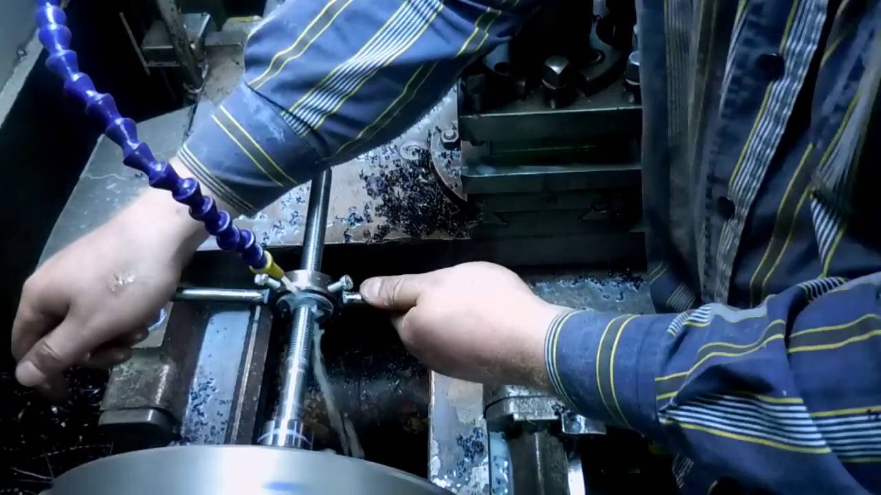 Токарю БОЛТ. Как работают современные проходные РЕЗЦЫ .