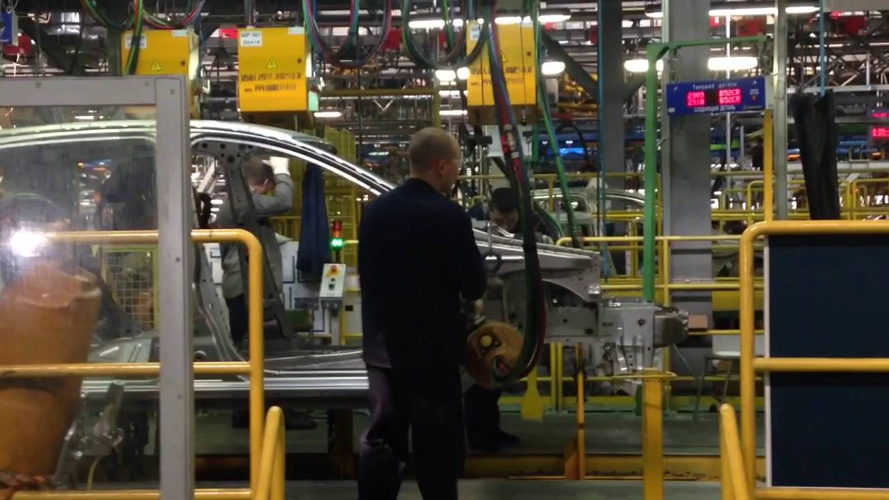 Тольятти. АВТОВАЗ. Цех кузовной сварки.