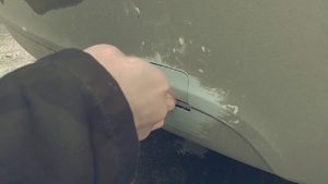 Задняя заглушка отверстия под буксировочный крюк Шевроле Круз