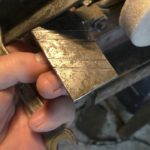 Заточить сверло - это просто! (Простое приспособление для заточки свёрл).