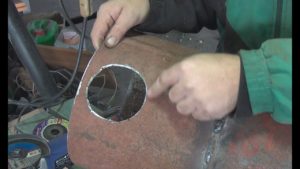 как прорезать ровное отверстие в металле болгаркой