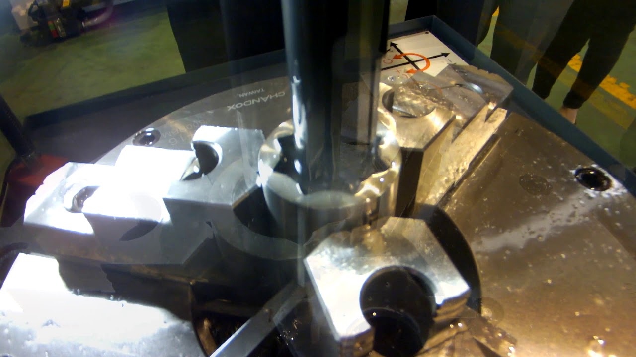 процесс долбления 8-угольного из круглого отверстия на станке CNC-450S