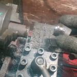 самодельный мини токарный станок, отрезной резец.